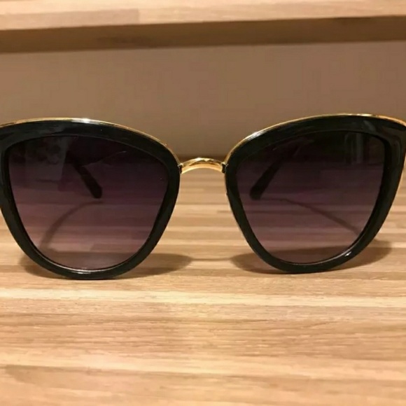 CAT EYE BLACK GLASSES WITH GOLD TRIM - Picture 4 of 7